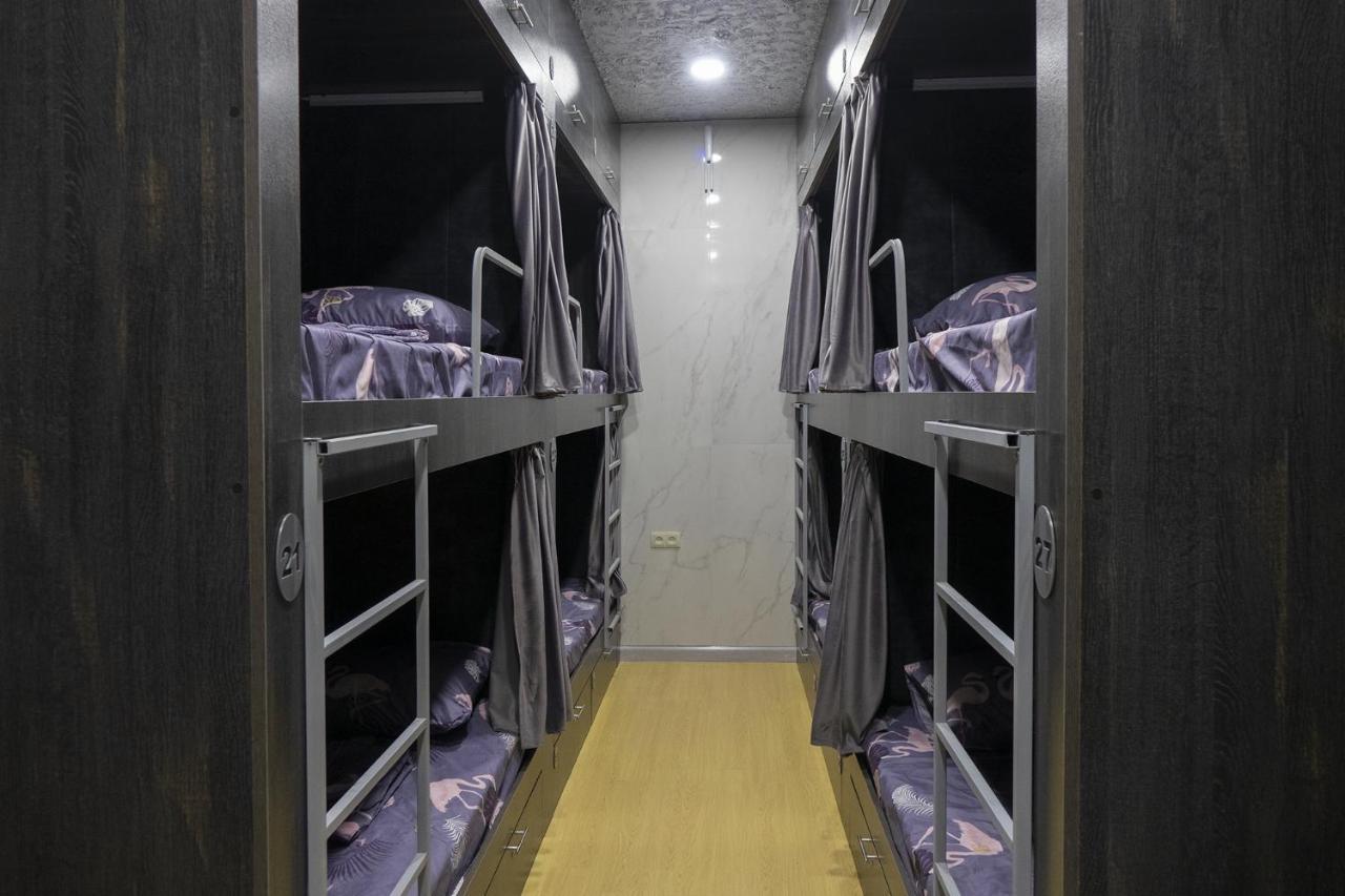 Midcity Hostel Ереван Экстерьер фото