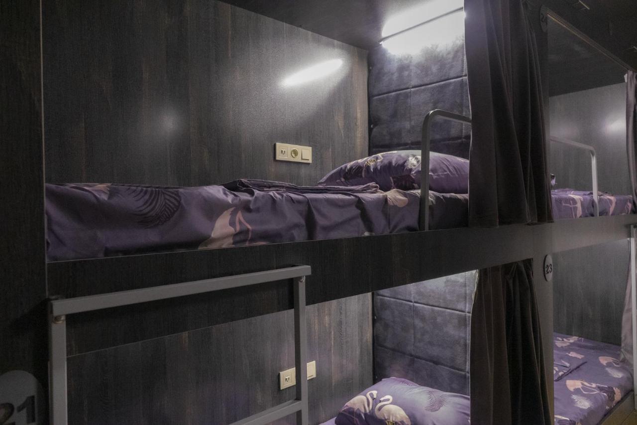 Midcity Hostel Ереван Экстерьер фото