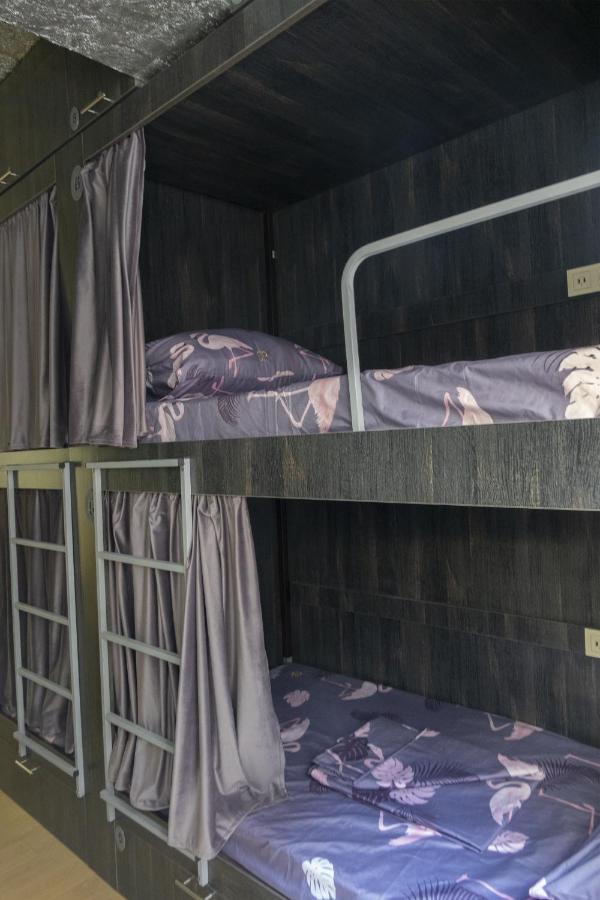 Midcity Hostel Ереван Экстерьер фото