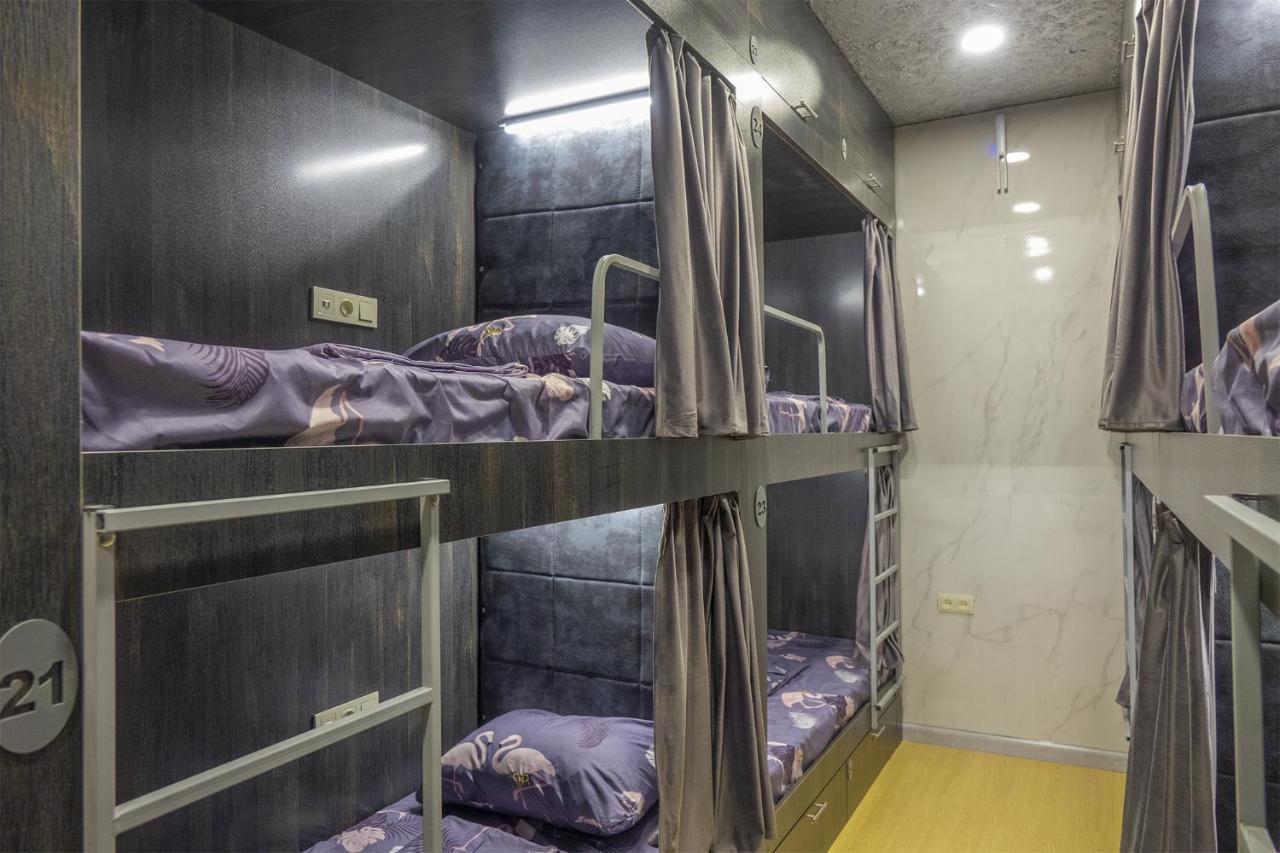 Midcity Hostel Ереван Экстерьер фото