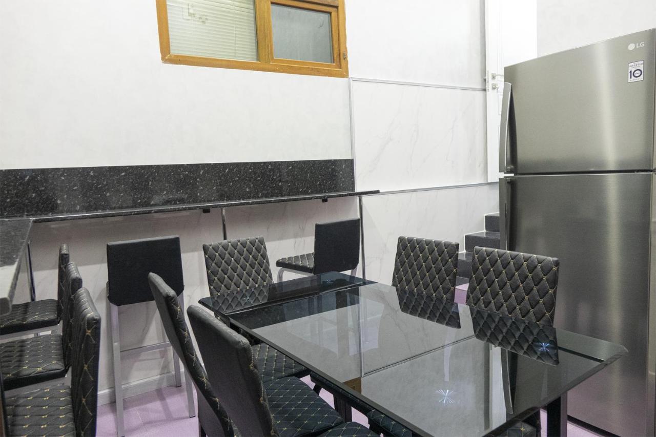 Midcity Hostel Ереван Экстерьер фото