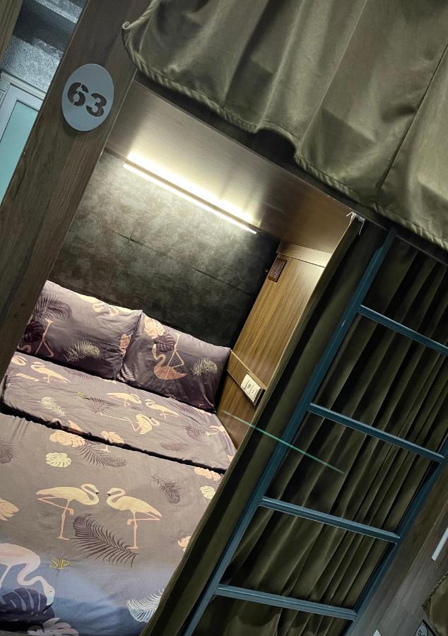 Midcity Hostel Ереван Экстерьер фото