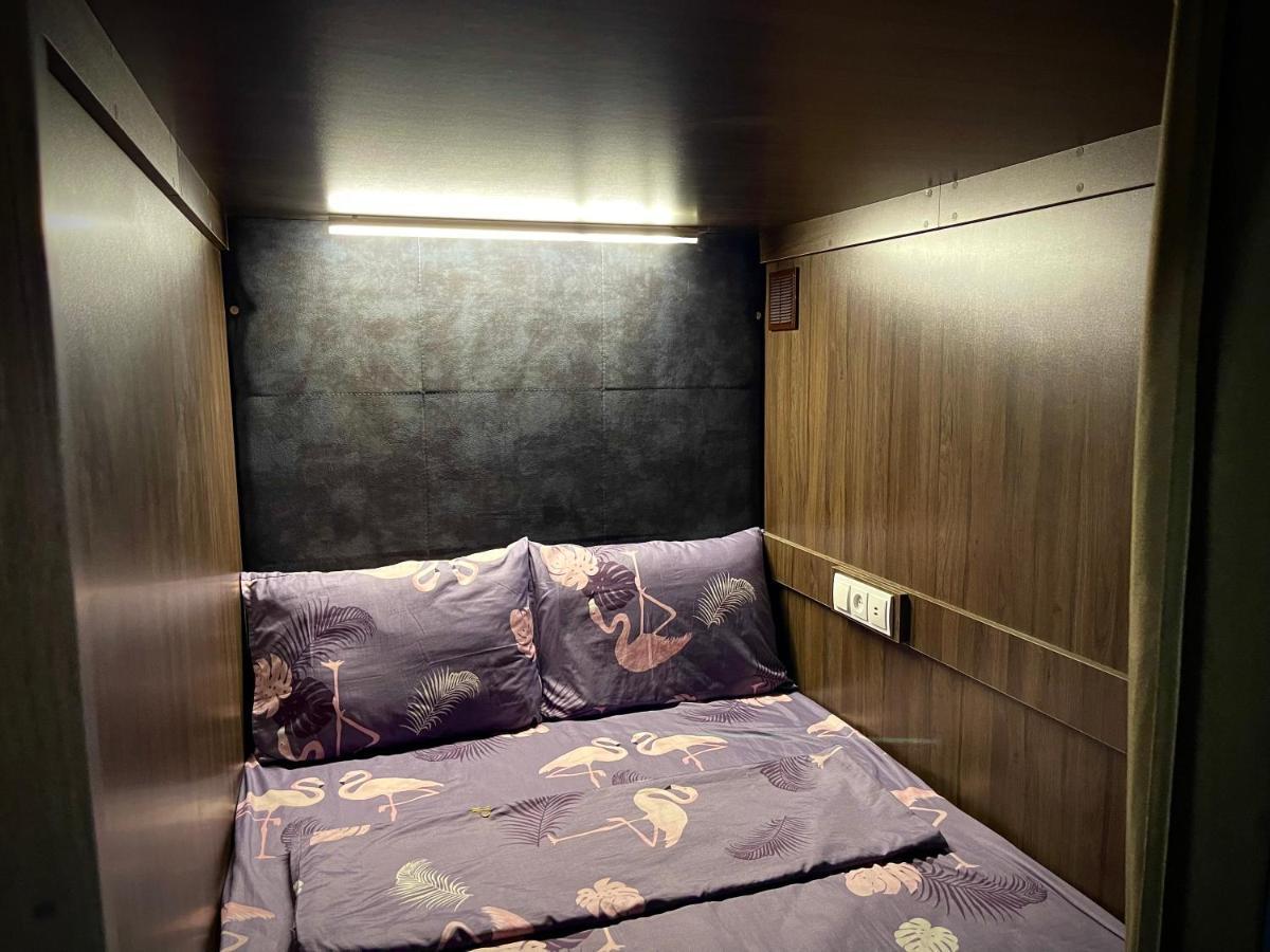 Midcity Hostel Ереван Экстерьер фото